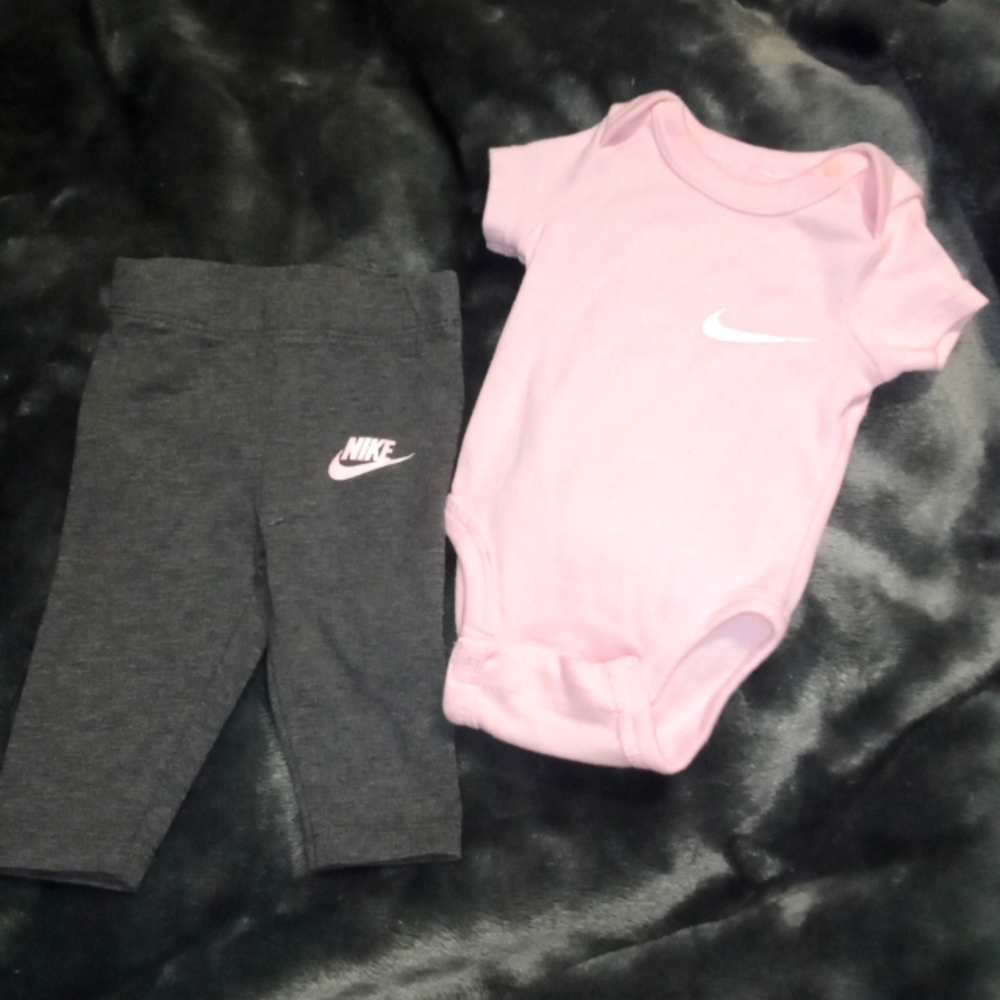 2pc girl Nike sweatpants set